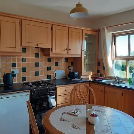 Cosy Cottage, Near The Sea, Glengarriff. Lägenhet